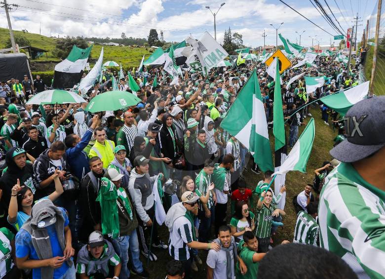 Los aficionados verdolagas han demostrado, de diferentes maneras, el orgullo y el amor por Atlético Nacional en la final de la Copa Libertadores. FOTO Julio César Herrera