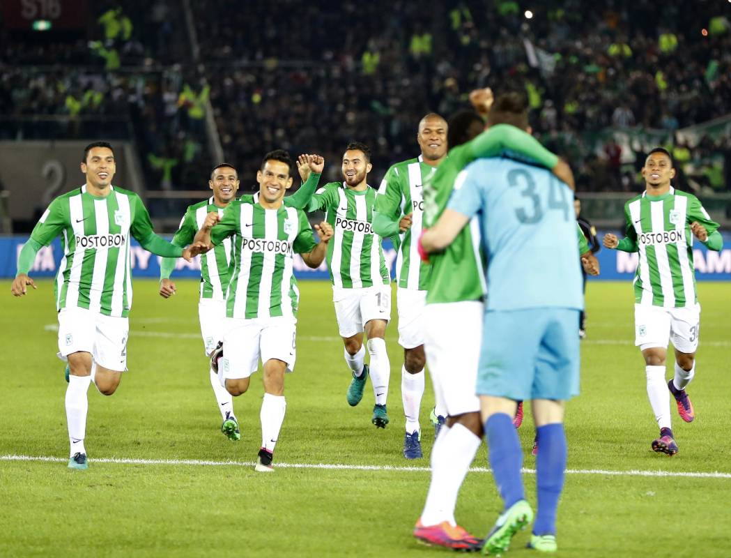 El Atlético Nacional de Medellín obtuvo el tercer lugar del Mundial de Clubes al vencer el domingo 4-3 al América de México en tanda de penales, luego de que el tiempo regular finalizara con un empate 2-2. FOTO AP