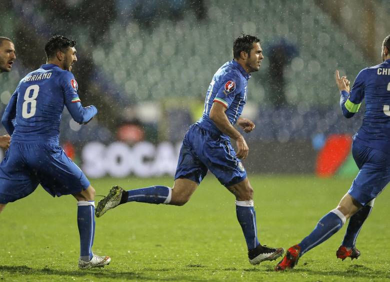 Eder salvó un punto para Italia. FOTO AP