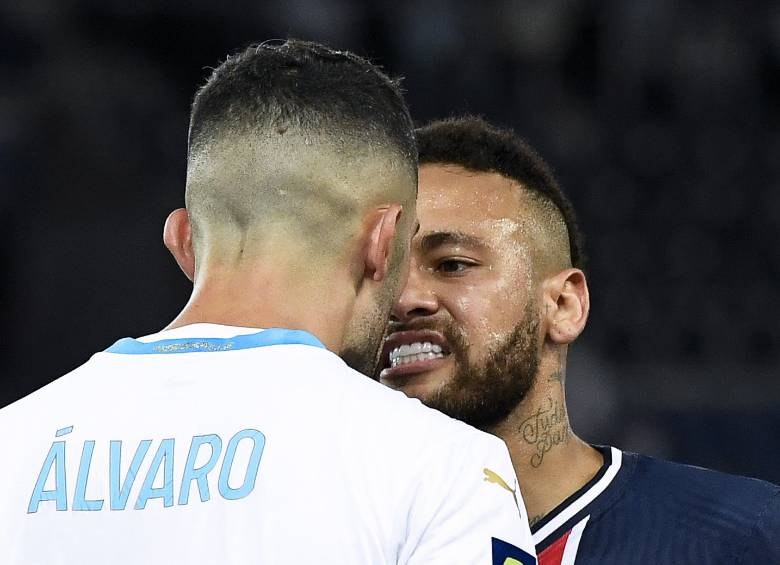 Neymar fue sancionado con dos fechas de suspensión por golpear al su rival, Álvaro González, del Olympique de Marsella. FOTO EFE
