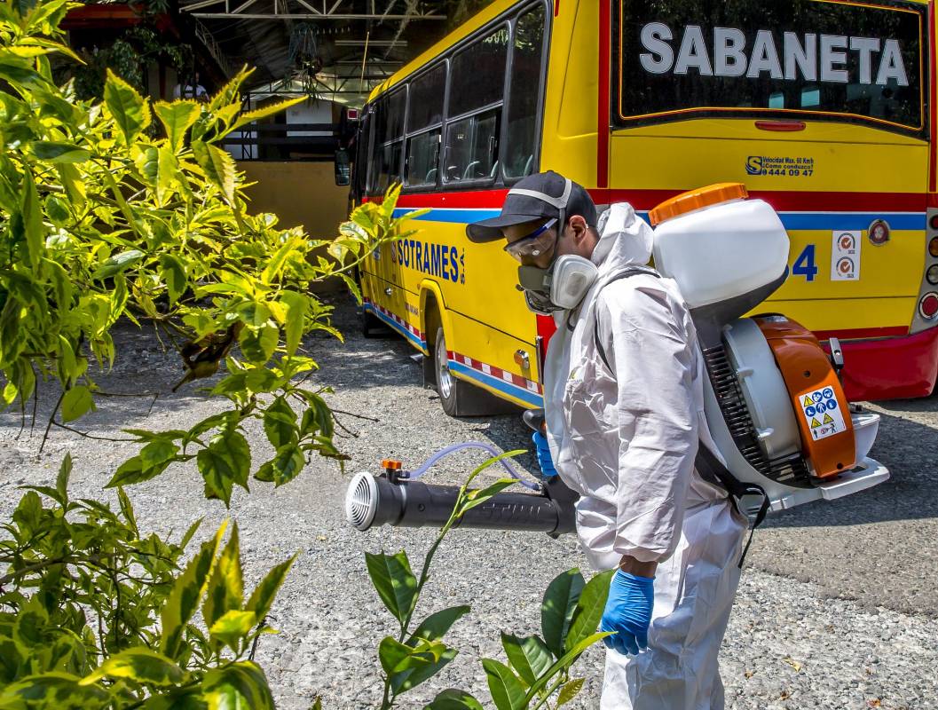 El desinfectante utilizado es 100% biodegradable, de fácil manejo y preparación. Tensoactivo, no cancerígeno y no corrosivo. Foto Juan Antonio Sánchez Ocampo