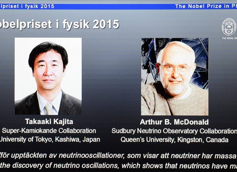 En la imagen se muestra al los científicos Takaaki Kajita y Arthur B. MacDonald, ganadores del Nobel de Física 2015.
