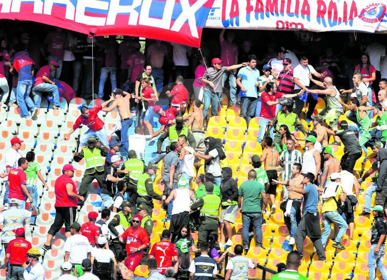 Con este sistema se busca evitar que se repitan escenas violentas como las que se vieron en el último clásico antioqueño. Además de los disturbios en estadios de otras ciudades. FOTO El Colombiano