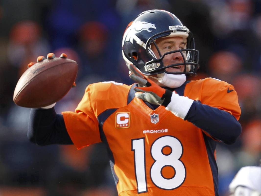 Una de las grandes figuras del fútbol americano, el mariscal de campo Peyton Manning anunció su retiro de la NFL, tras haber ganado el Súper Tazón con su último equipo, los Broncos de Denver. FOTO REUTERS