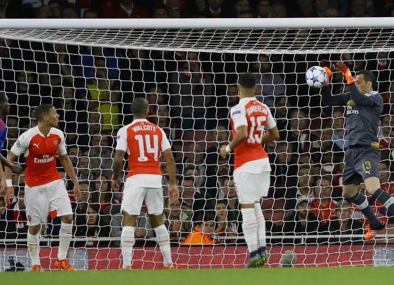 Error de David Ospina incidió en derrota del Arsenal