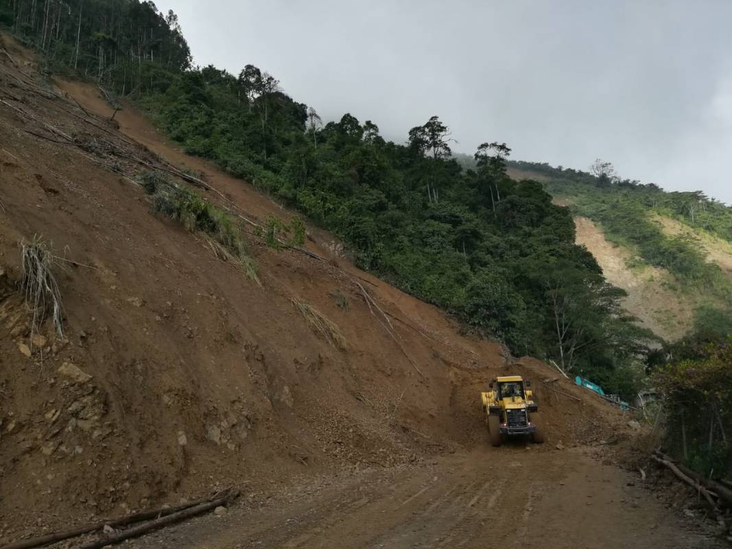 La zona ya tenía cierres en Puerto Escondido, por pérdida de la banca y deslizamientos, y en el sitio La Cascada, también por deslizamientos de tierra. FOTO MANUEL SALDARRIAGA