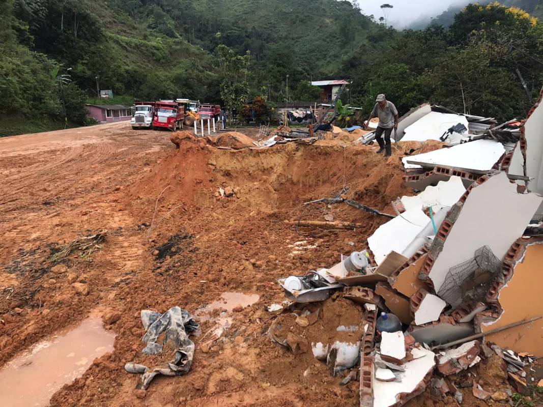 El deslizamiento de tierra del pasado 12 de diciembre dejó dos personas muertas y 20 casas afectadas. FOTO JULIO HERRERA