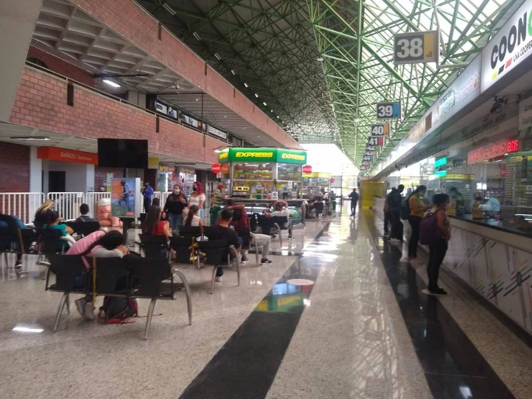 Poco movimiento se vivió este fin de semana en las terminales de transporte. La terminal del Sur y Norte tuvieron poca afluencia de viajeros. FOTO JAIME PÉREZ