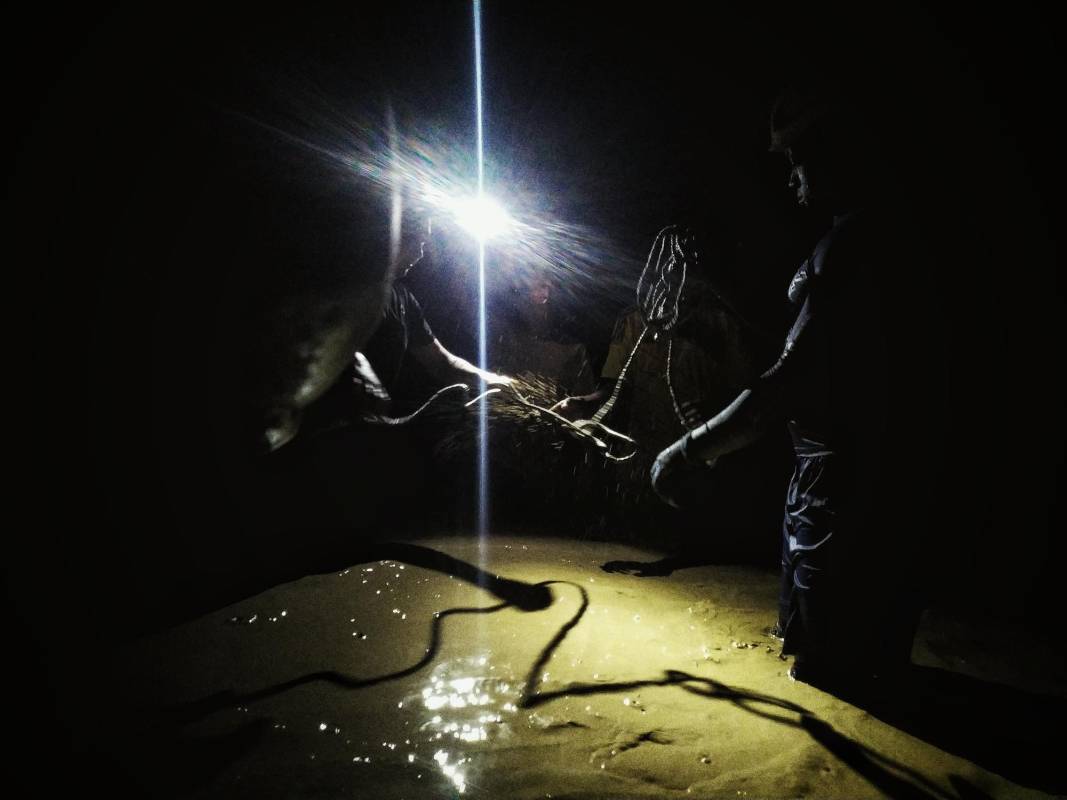 El agua obligó a salir de sus viviendas a los residentes de los barrios San Fernando, El Concejo, Las Brisas, Primero de Mayo, Alfonso López, El Ortiz, La Esperanza y Cadena. Foto: Sergio Ríos Mena