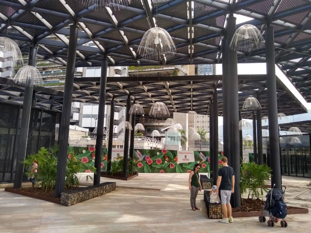 “Este es un espacio maravilloso y de buena calidad para la ciudad, para la gente”, afirmó el alcalde de Medellín, Federico Gutiérrez. FOTO Jaime Pérez