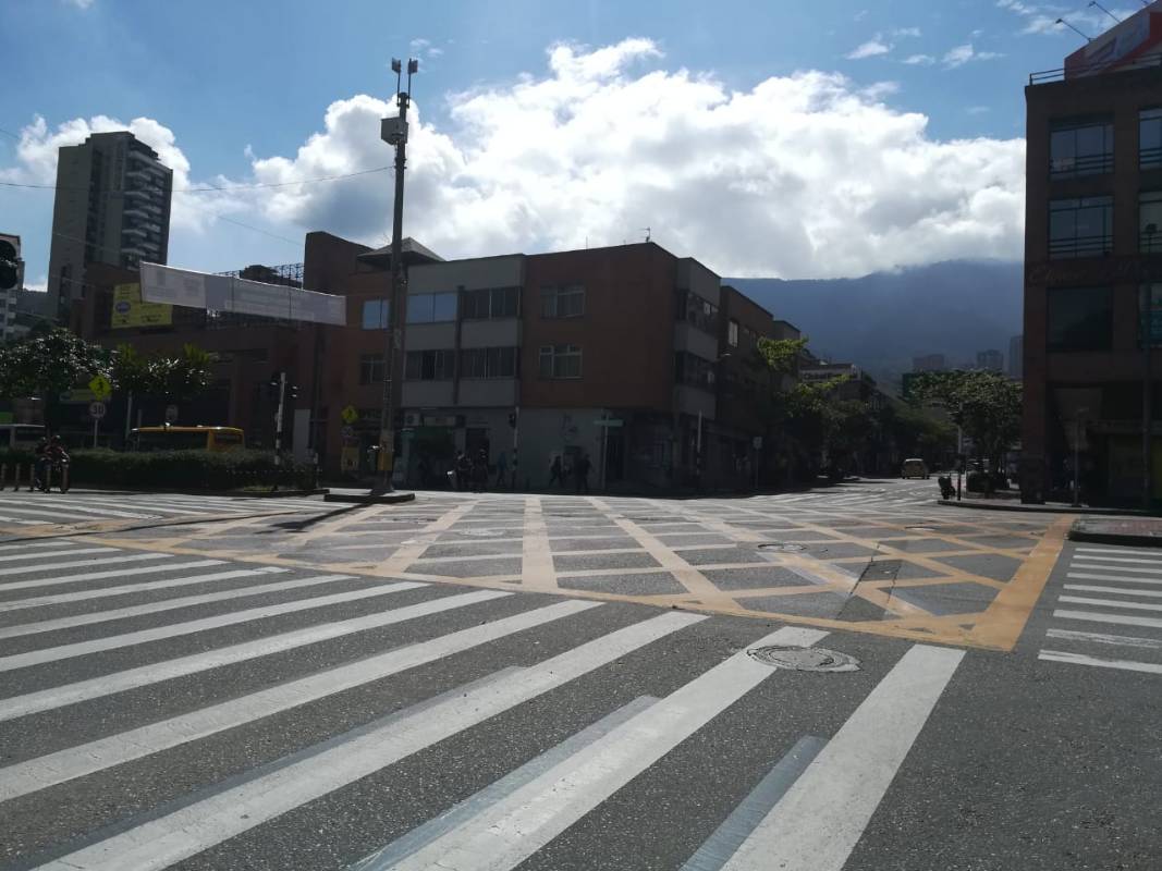Avenida El Poblado, con la calle 10. Foto: Manuel Saldarriaga. 