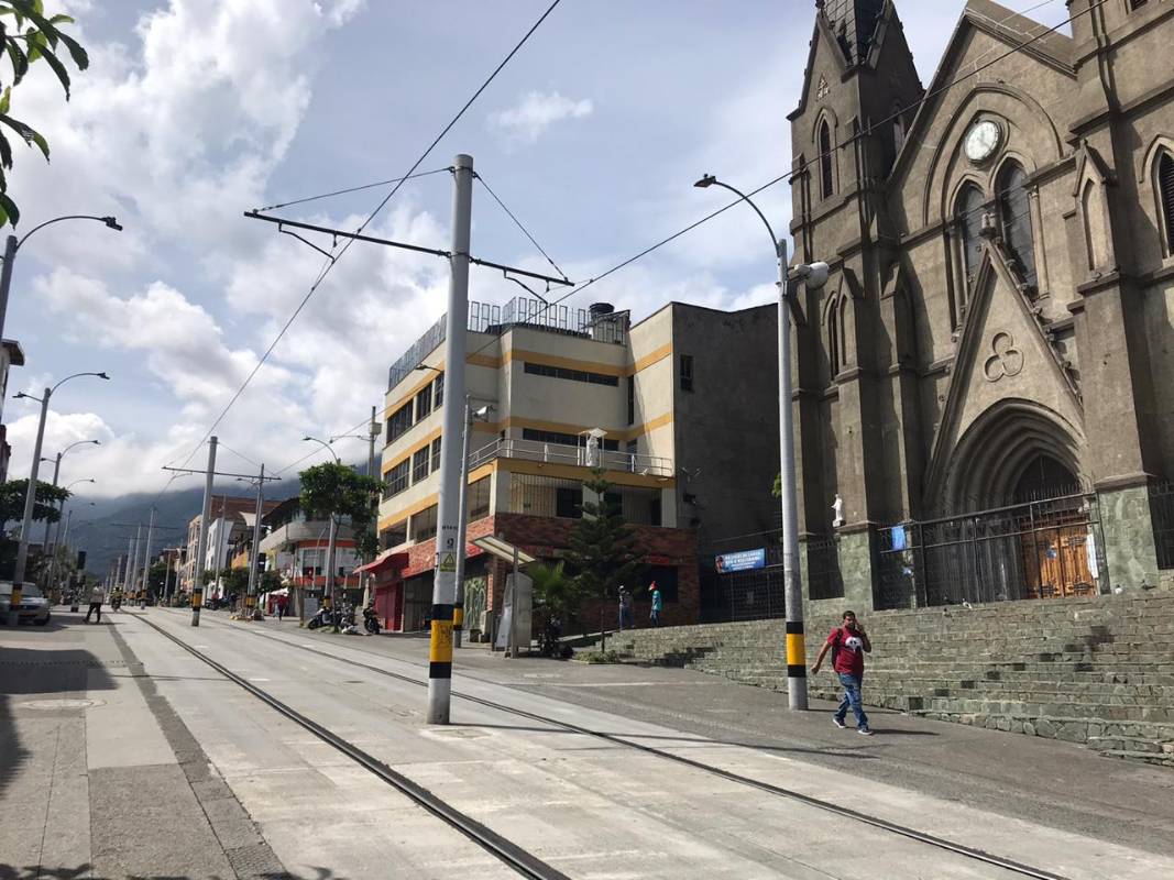 En un recorrido por Buenos Aires se observa el acatamiento por parte de la ciudadanía a la segunda jornada de cuarentena estricta. Foto: Julio César Herrera