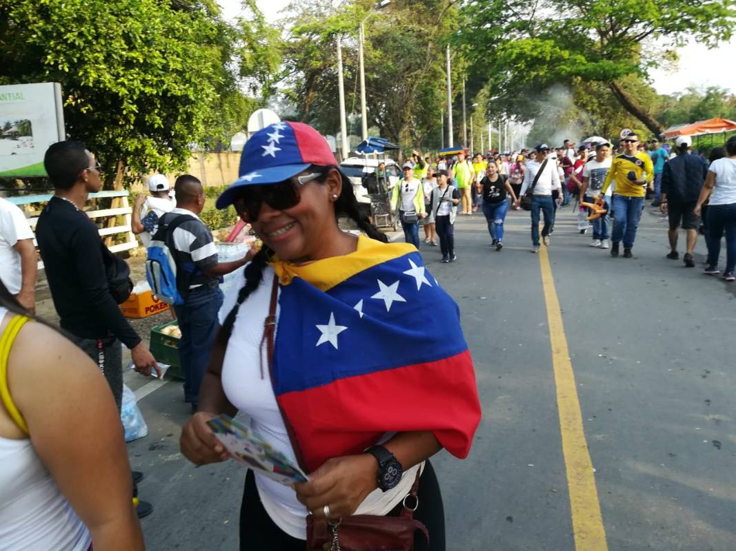 Las autoridades que esperan una asistencia de 250.000 personas en un espacio que puede recibir unas 500.000 personas Foto: Manuel Saldarriaga.