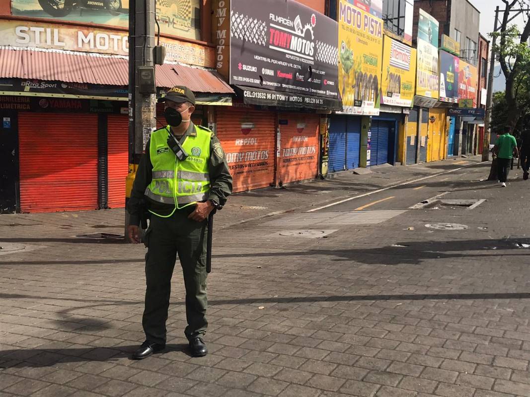 En el centro de la ciudad se observa una significativa disminución del flujo de personas, además de las medidas del cerco establecido por dos semanas. Foto: Julio César Herrera