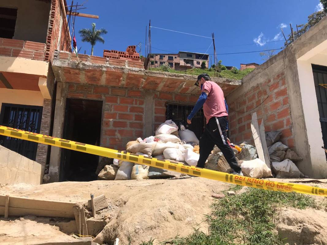 Seis viviendas evacuadas por fallas en el terreno y unas 30 personas autoalbergadas en casas de familias y amigos. FOTO: Julio Cesar Herrera.