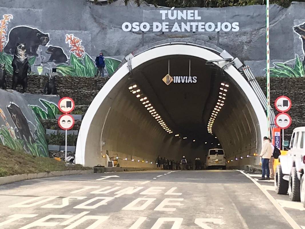 La ministra de Transporte, Ángela María Orozco, ha dicho que “la Línea es el proyecto que ha tenido la mayor cantidad de estudios en etapa de estructuración en la historia del país. FOTO JULIO CÉSAR HERRERA