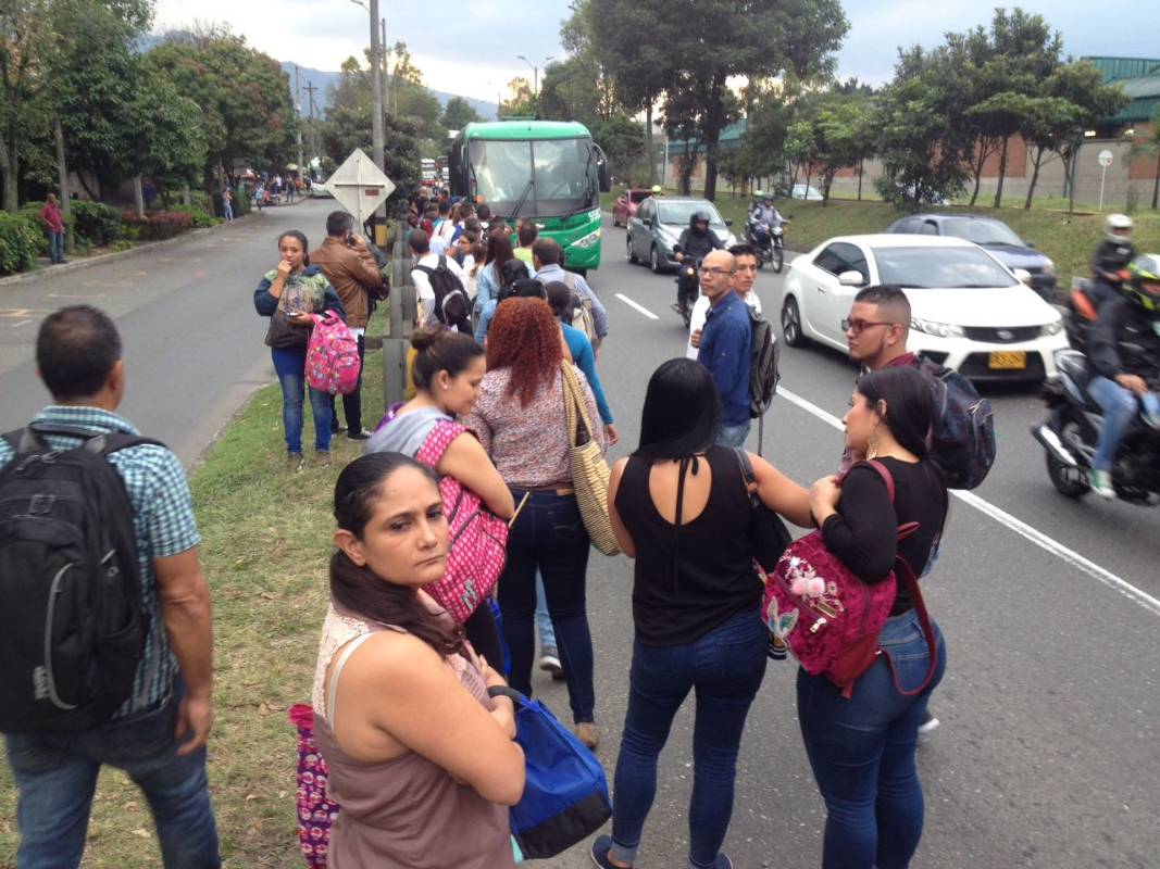 Por quinta vez en la semana el sistema de transporte masivo registra fallas y opera parcialmente. FOTO RÓBINSON SÁENZ