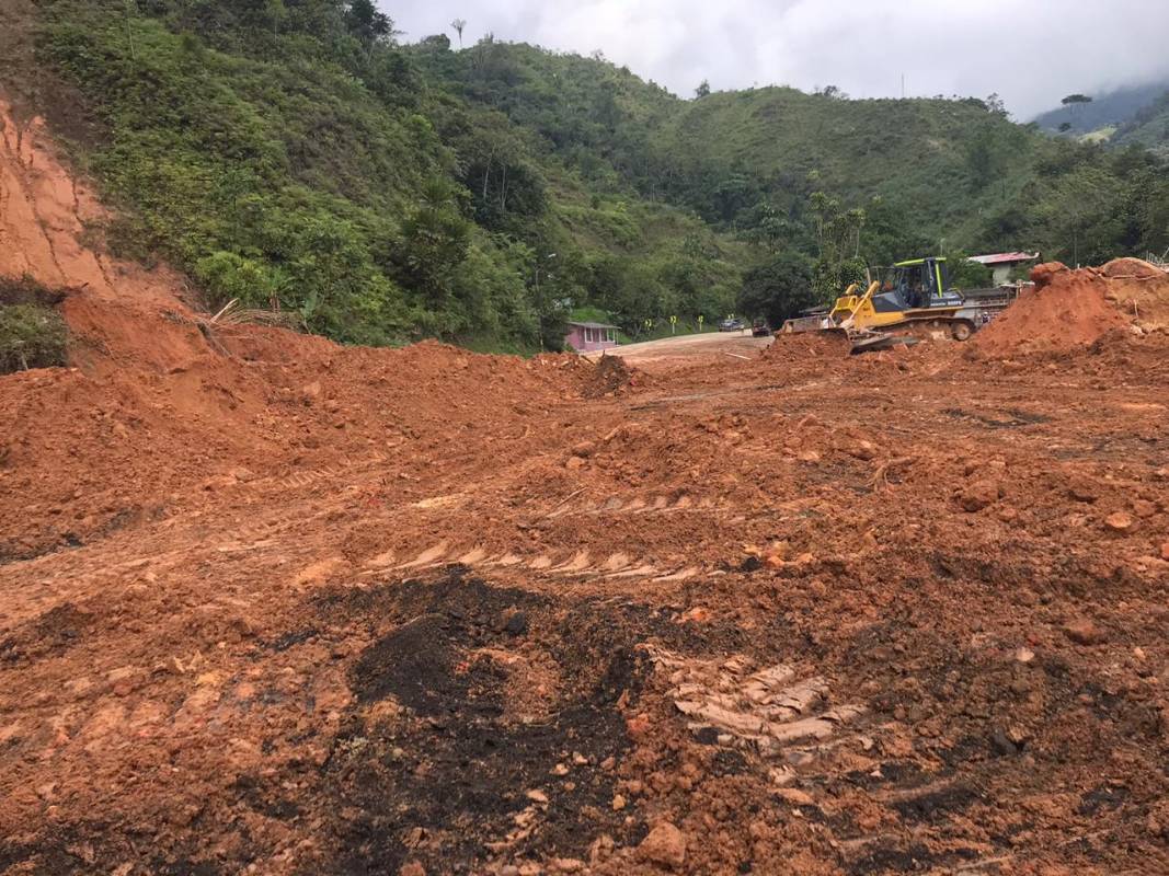 Las autoridades recomiendan a los viajeros utilizar la vía alterna Medellín - Cisneros - Puerto Berrío - Caño Alegre. FOTO JULIO HERRERA