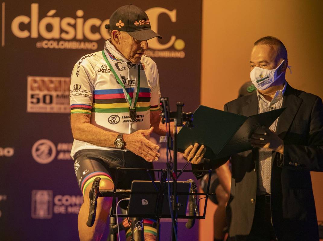 La carrera virtual se realizó en conmemoración de los 50 años del récord mundial de la hora que logró Martín Emilio Rodríguez el 7 de octubre de 1970, en México. FOTO MANUEL SALDARRIAGA