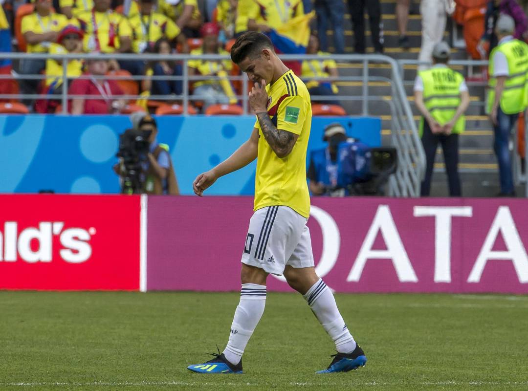 Tras la expulsión de Carlos Sánchez y el penalti a favor de Japón, la selección Colombia buscó el empate que llegaría de tiro libre de Juan Fernando Quintero. Al final los nipones marcaron el segundo gol de cabeza y decretaron la derrota. Foto: Juan Antonio Sánchez, enviado especial. 