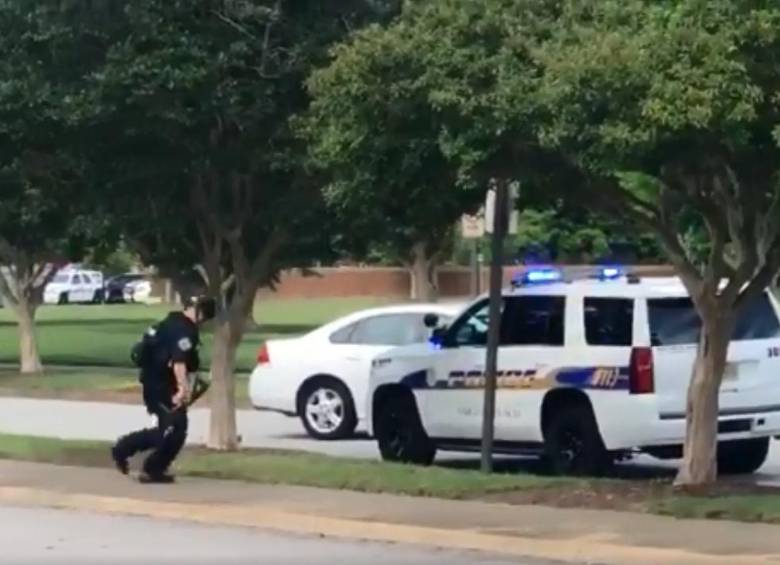 Policía atiende emergencia tras tiroteo en Virginia, Estados Unidos. FOTO: Captura de Twitter @TamaraScottWAVY.