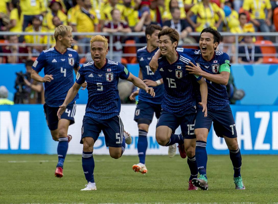Tras la expulsión de Carlos Sánchez y el penalti a favor de Japón, la selección Colombia buscó el empate que llegaría de tiro libre de Juan Fernando Quintero. Al final los nipones marcaron el segundo gol de cabeza y decretaron la derrota. Foto: Juan Antonio Sánchez, enviado especial. 