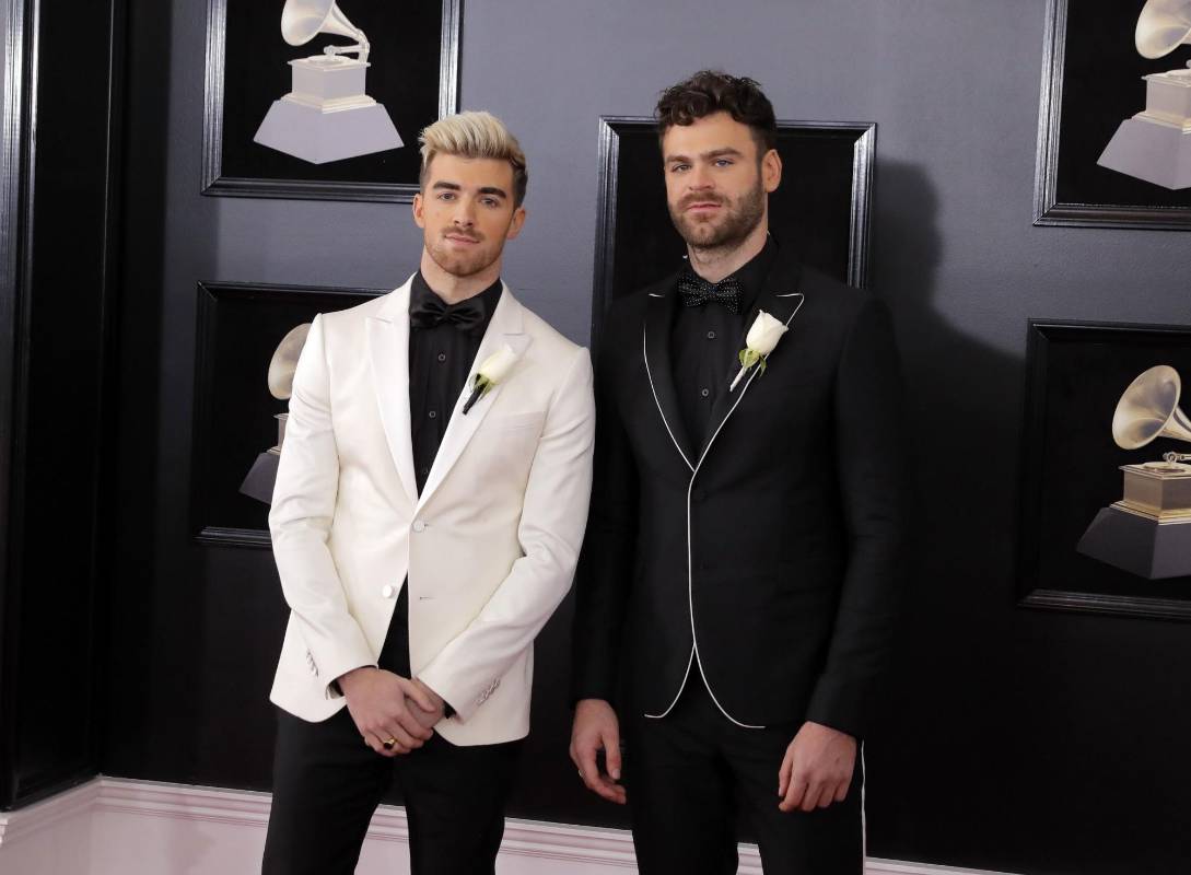 The Chainsmokers en la alfombra roja muy elegantes. FOTO Reuters