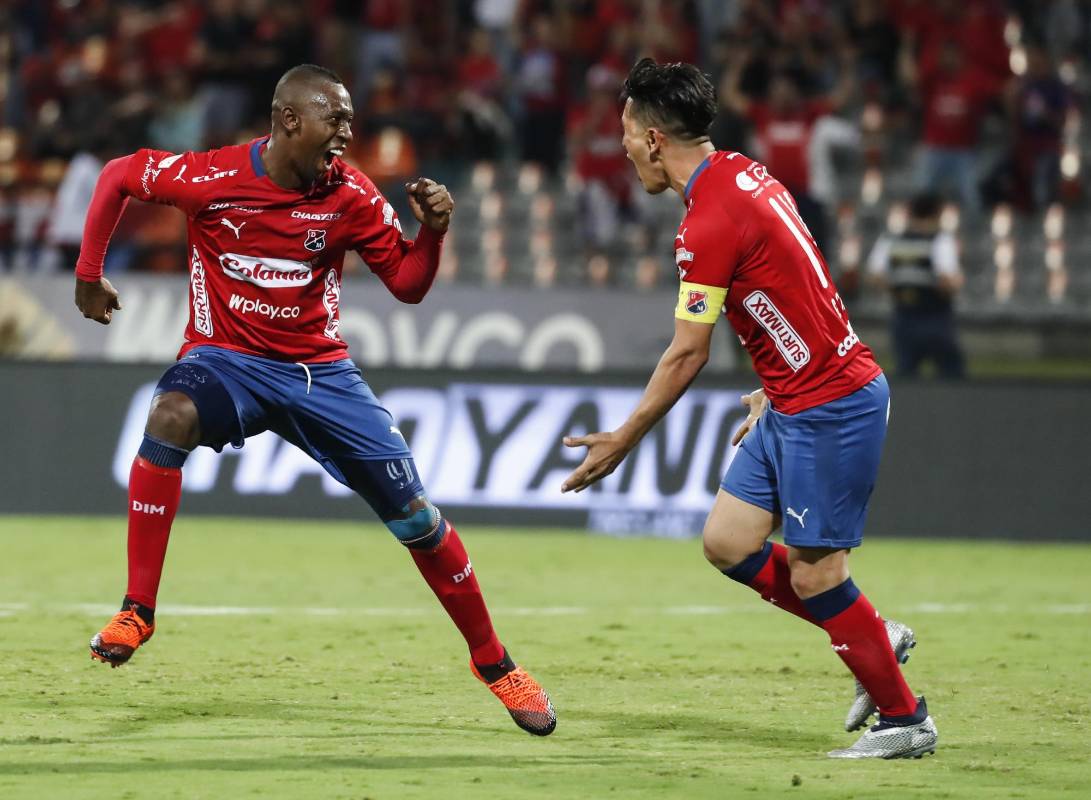Después le sonrió la revancha a Juan Fernando Caicedo, quien también aprovechó la media distancia para poner el 2-1 en el marcador. Esa fue su sexta anotación del semestre, que lo convierte en el segundo goleador del equipo en la actual liga. FOTO ROBINSON SÁENZ
