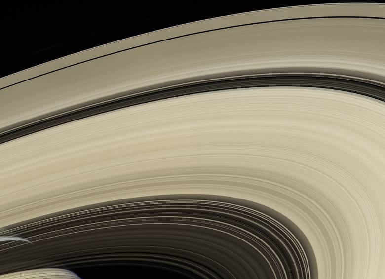 EL gigante Saturno está perdiendo sus anillos. FOTO NASA