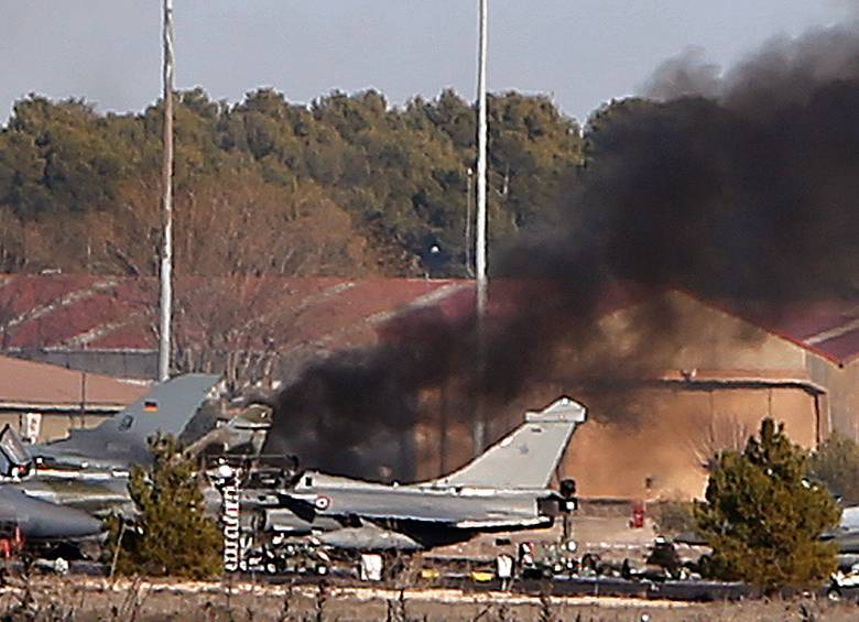 De los trece heridos, siete sufren lesiones graves. FOTO AP.