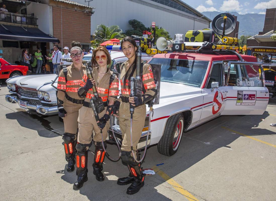 En total fueron 300 carros participantes, entre los que se encuentran 25 carros temáticos (como el de bomberos o el de los Cazafantasmas), 25 vehículos funerarios, 20 militares y 20 “Hot” y “Street Rods”. FOTO Julio César Herrera