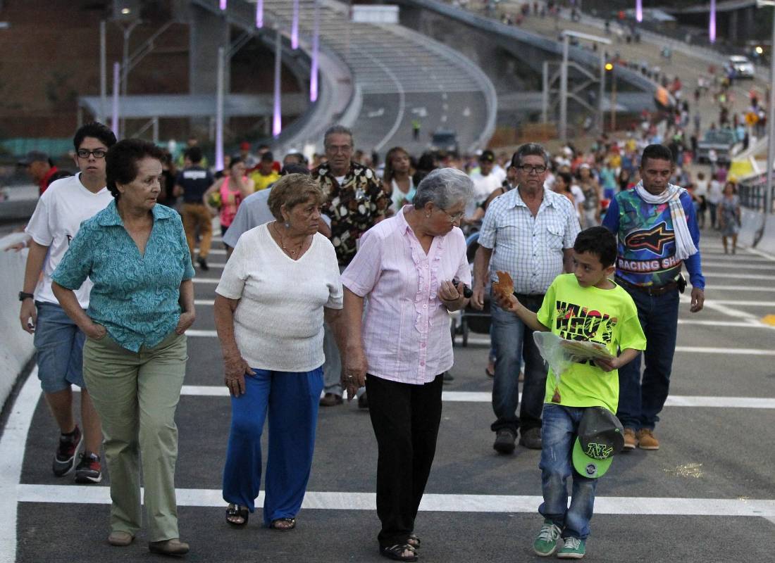 La obra también contempla 3.5 kilómetros de ciclorrutas y más de 10.000 metros en andenes y senderos peatonales. FOTO JAIME PÉREZ MUNEVAR