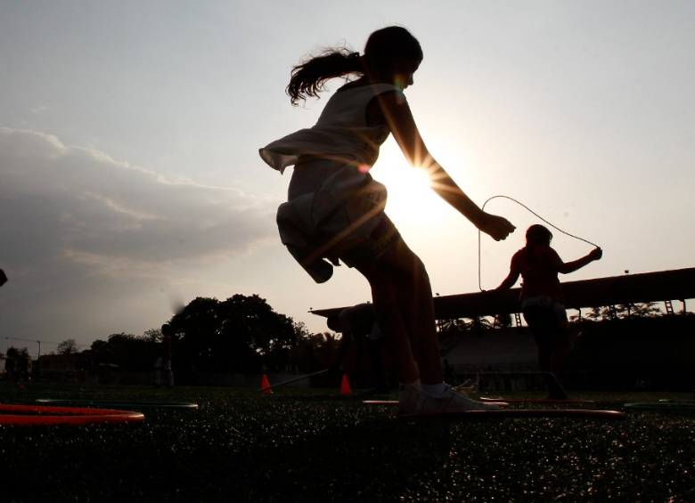 Los menores de edad que residen en Urabá serán los principales beneficiados con los escenarios deportivos que el Ministerio del Deporte, en conjunto con Indeportes y las administraciones locales, adelantan para mejorar la infraestructura en la zona. FOTOS MANUEL SALDARRIAGA Y CORTESÍA MINDEPORTE