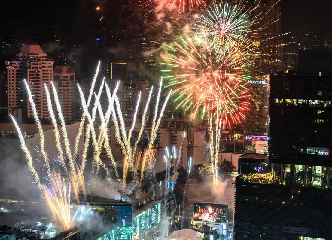 En Bangkok, Tailandia, así recibieron el año nuevo. FOTO AFP