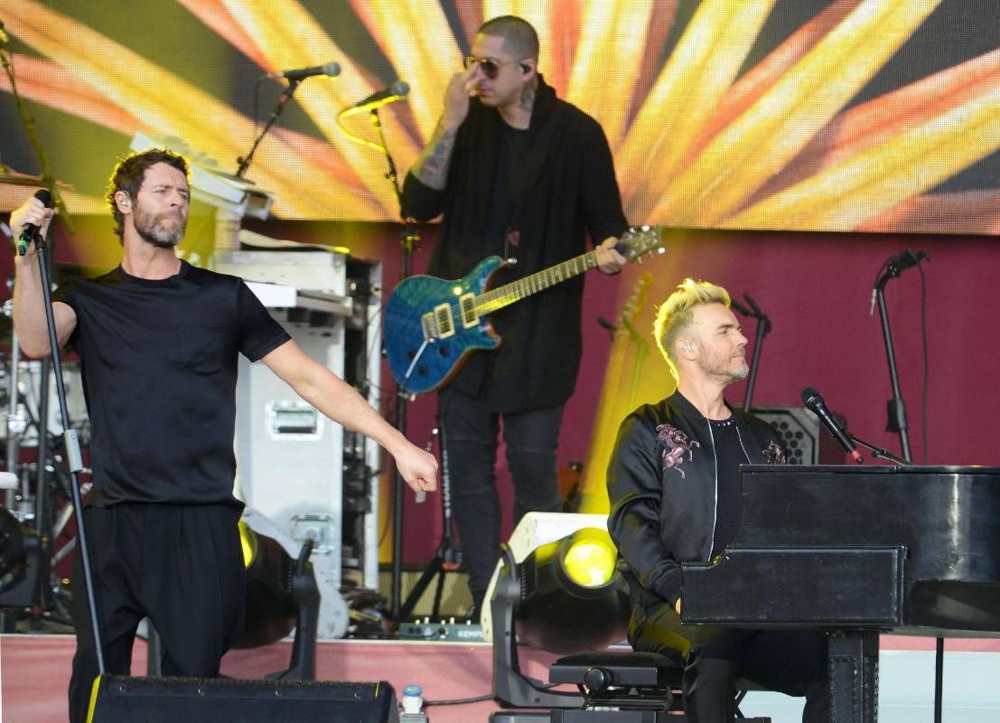 Take That emocionó al público. FOTO AFP