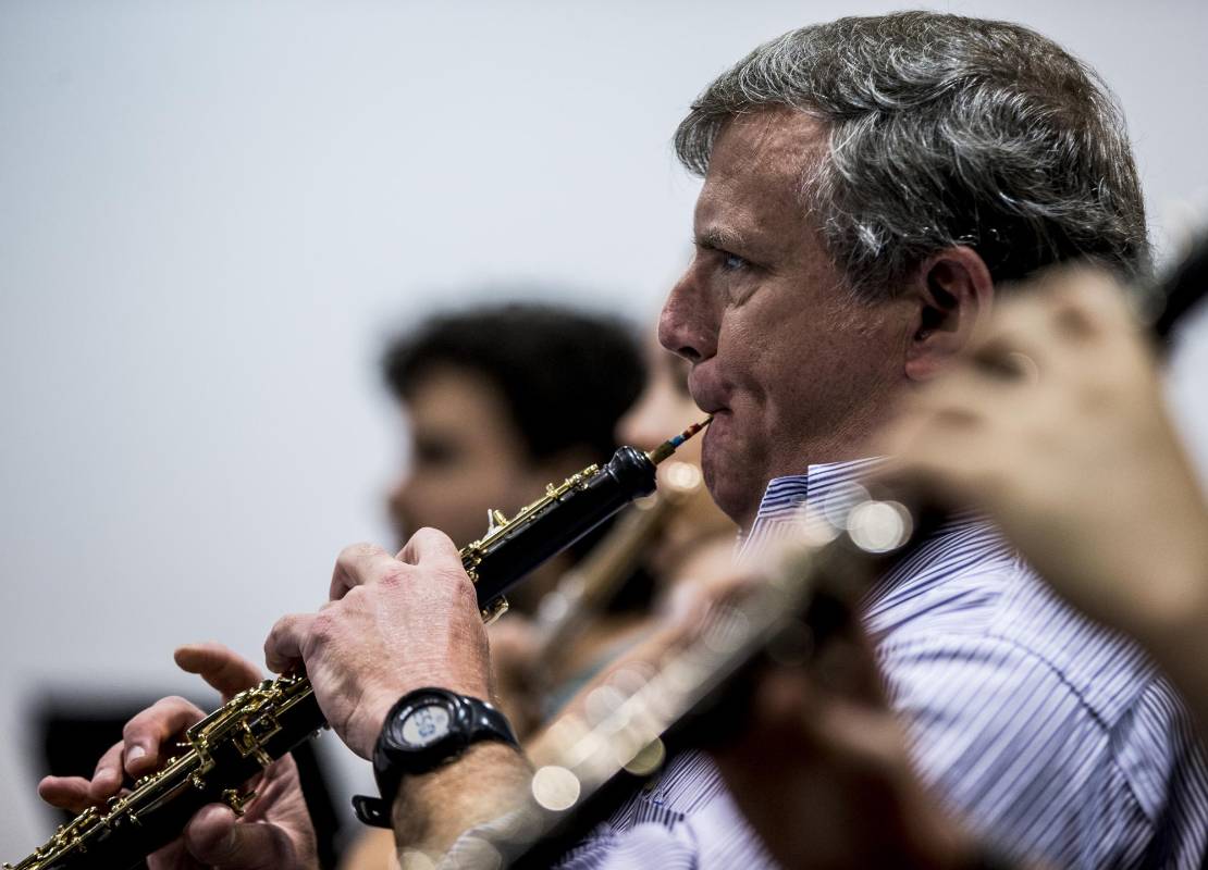 Ensayo de la filarmónica en el centro comercial Oviedo, en Medellín. FOTO JAIME PÉREZ. 