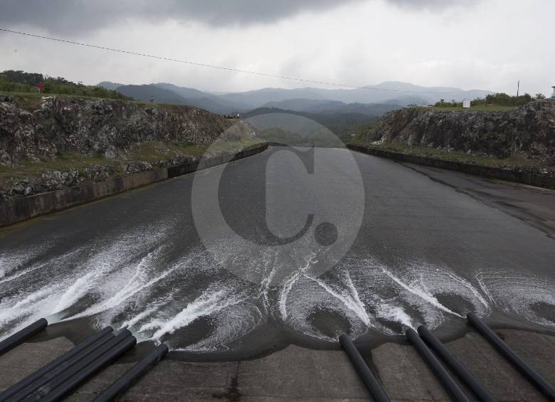 La Central Hidroeléctrica de Guatapé entró en operación, su segunda fase, entre 1979 y 1980. Las primeras reclamaciones, dice EPM, las recibieron desde 1980. FOTO Julio César Herrera