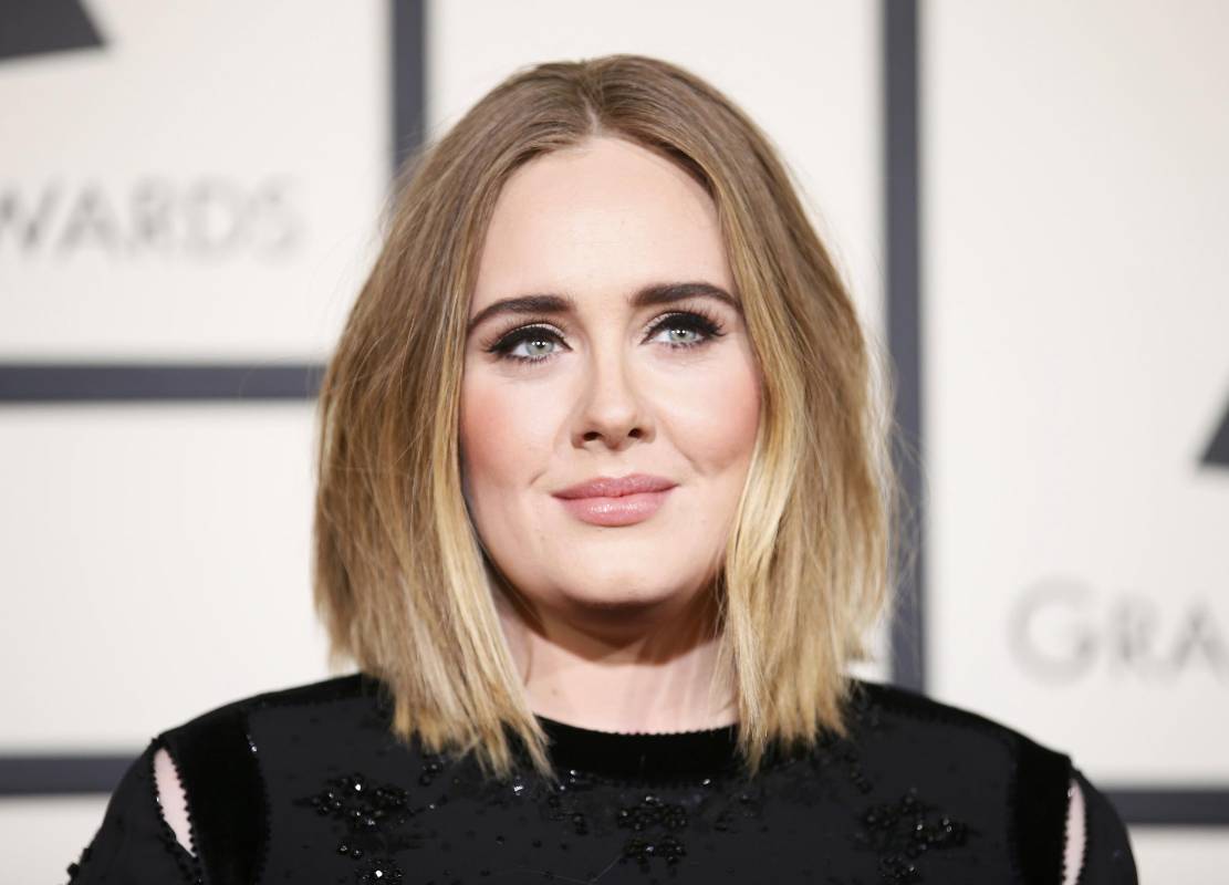 Adele a su llegada a la ceremonia de los Grammy en Los Ángeles. FOTO Reuters