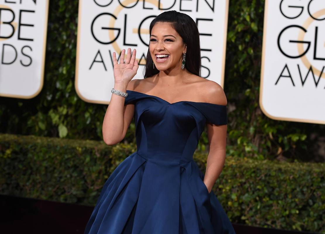 La nominada Gina Rodríguez con un vestido del diseñador Zac Posen fue una de las mejores. FOTO AP