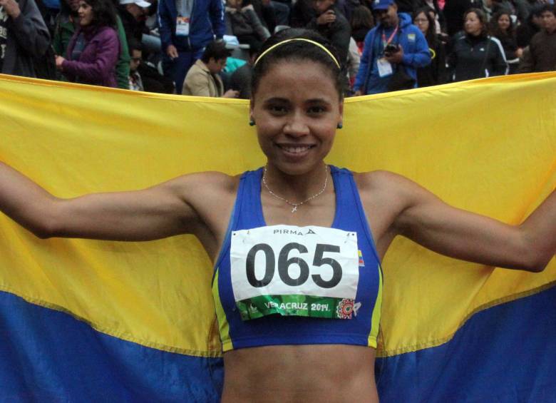 Ángela Figueroa, medalla de oro en atletismo en los 3.000 metros con obstáculos. FOTO COLPRENSA