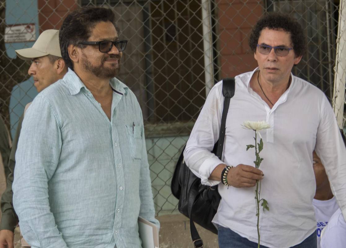 “Hoy no es un día para festejar, hoy es un día para reflexionar, para meditar porque es pensar hasta dónde nos estaba llevando esta guerra maldita”, dijo el alcalde, quien pidió “la verdad, que no se vuelva a repetir, que trabajemos en la construcción de este proceso”. FOTO ROBINSON SÁENZ