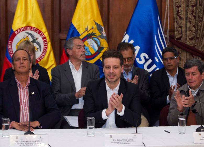 La instalación de la mesa pública de diálogos con el Eln se anunció el miércoles anterior en Quito, Ecuador. FOTO reuters 