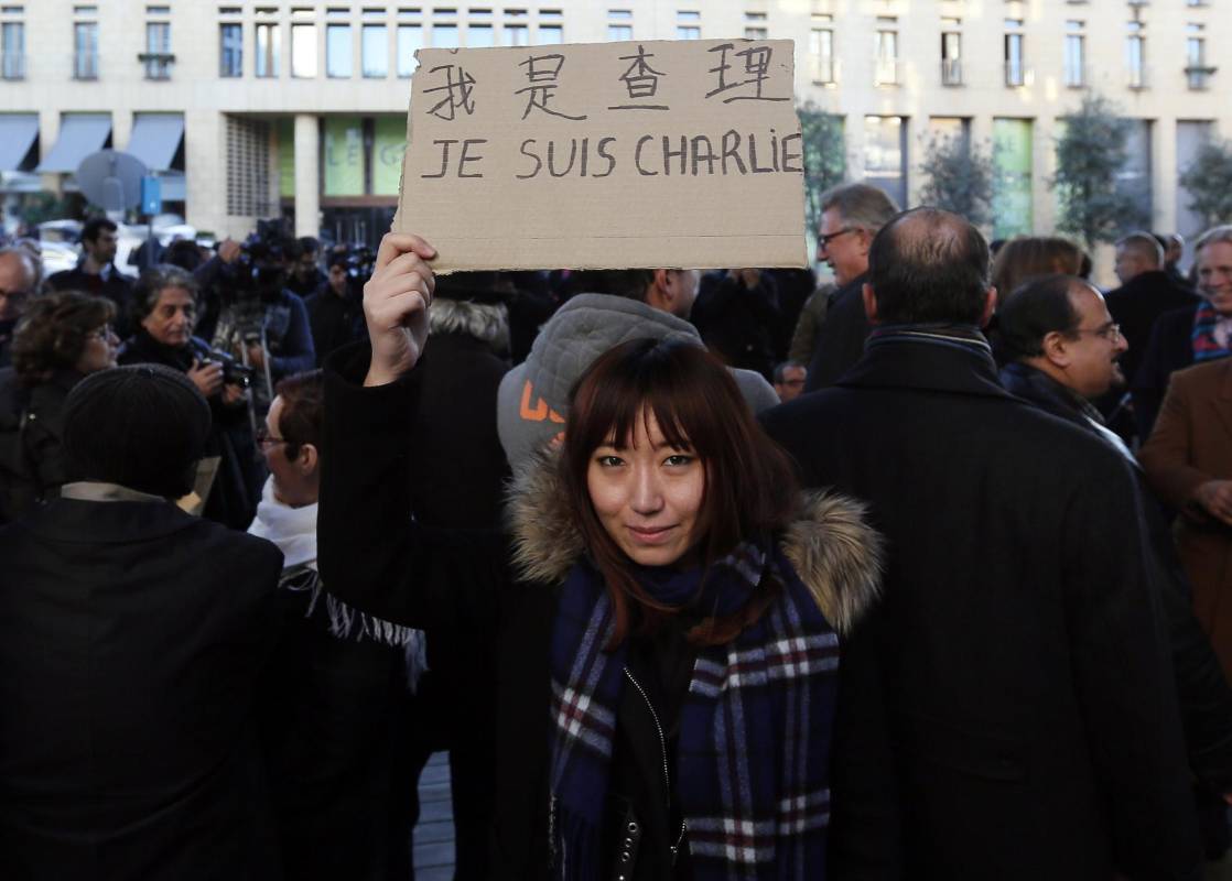 Beirut. Aunque las principales marchas tuvieron lugar en Europa, también hubo actos contra el terrorismo y a favor de la libertad de expresión en países de Oriente Medio como Israel o el Líbano y de América, como Venezuela, Argentina y Canadá. FOTO REUTERS