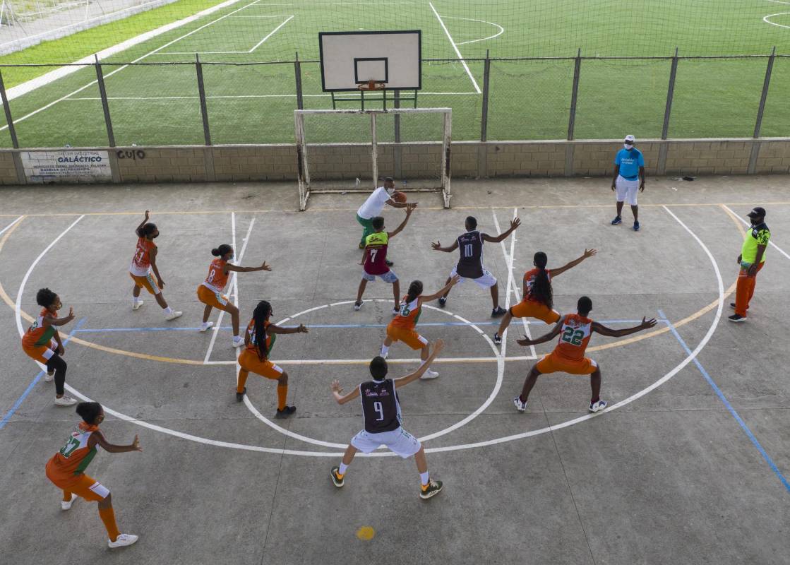 El proyecto plan con altura, buscará en ocho regiones del país a 320 menores con talento en el baloncesto entre los 12 y 16 años de edad. Foto: Manuel Saldarriaga Quintero.