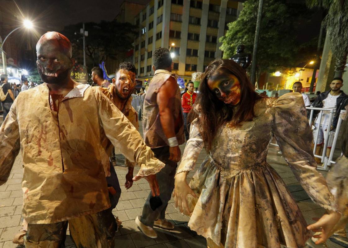 La llorona, el cura sin cabeza, la patasola y otros mitos y leyendas hacen parte del tradicional desfile en la ciudad de Medellín, que es considerado patrimonio cultural inmaterial de Latinoamérica. Foto: Manuel Saldarriaga Quintero