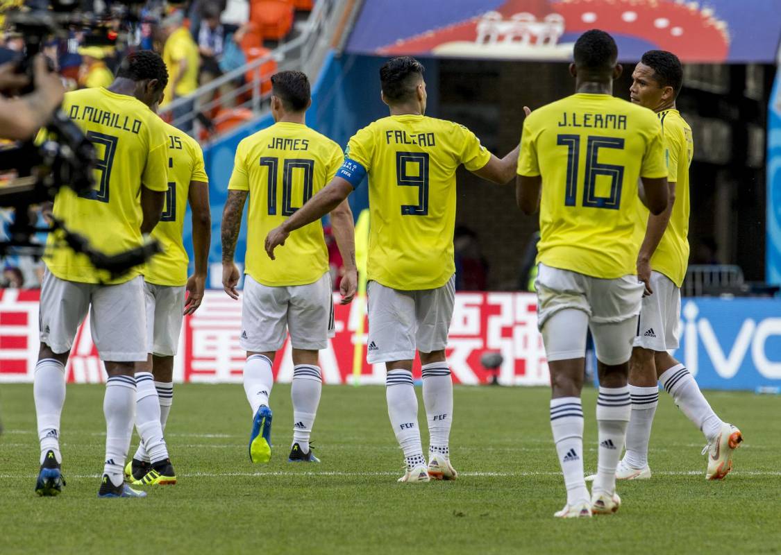 Tras la expulsión de Carlos Sánchez y el penalti a favor de Japón, la selección Colombia buscó el empate que llegaría de tiro libre de Juan Fernando Quintero. Al final los nipones marcaron el segundo gol de cabeza y decretaron la derrota. Foto: Juan Antonio Sánchez, enviado especial. 