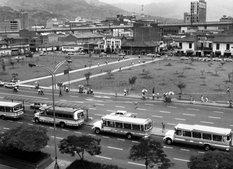 El mercado de Guayaquil, donde estuvo alojado el corazón local, le dio paso al actual Parque de las Luces FOTOS JULIO CÉSAR HERRERA Y ARCHIVO