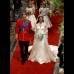 Reuters - La novia, que llev&#243; el pelo suelto, destac&#243; por su elegancia con un traje dise&#241;ado por Sarah Burton, directora creativa de la firma Alexander McQueen, el fallecido dise&#241;ador brit&#225;nico.