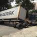 Foto John G&#243;mez - Una tractomula que se desplazaba por el sector de Otraparte, en Envigado, caus&#243; este viernes tremenda congesti&#243;n.