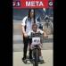 Juan Antonio S&#225;nchez - Con mucha paciencia, la bicicrosista atendi&#243; a los que se le acercaban en busca de una foto o un aut&#243;grafo.
